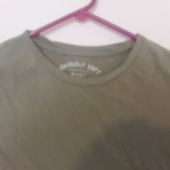 Ladies Aeropostale Seriously Soft Baby Tee, Medium Hunter Green Crop Top - Picture 2 of 5